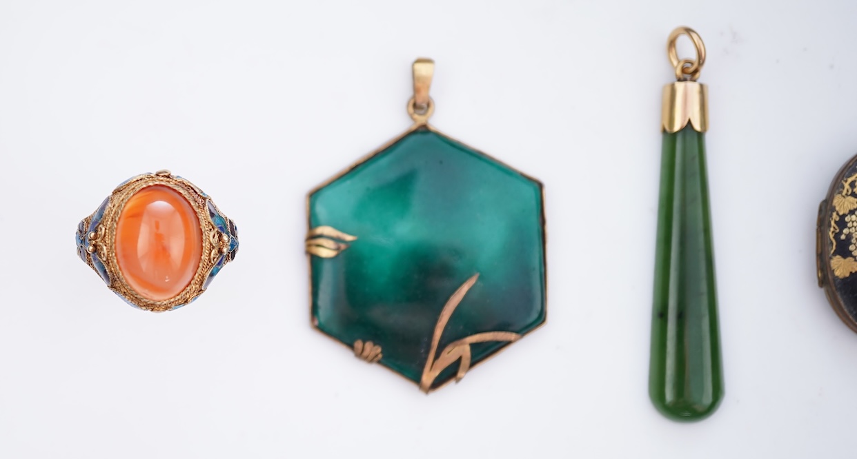 A collection of jewels, late 19th/early 20th century
